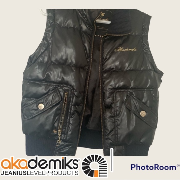 💁‍♀️HOST PICK 💁‍♀️~ Akademiks Vest 👩‍🦳 - Picture 1 of 1